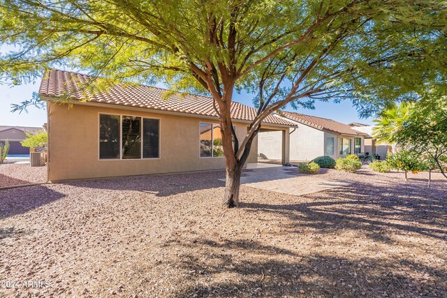 view of front of home featuring a patio area