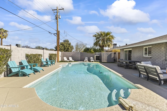 view of swimming pool featuring an outdoor hangout area and a patio