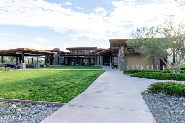 9747 S 182nd Dr, Goodyear, AZ 85338 - surrounding community with a lawn