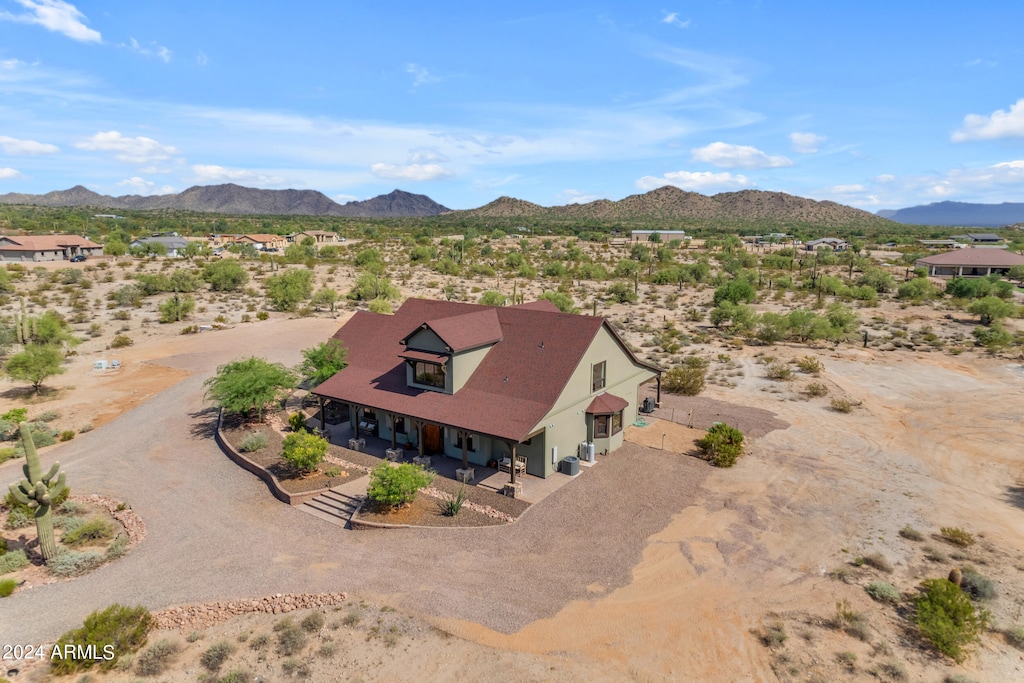 bird's eye view with a mountain view