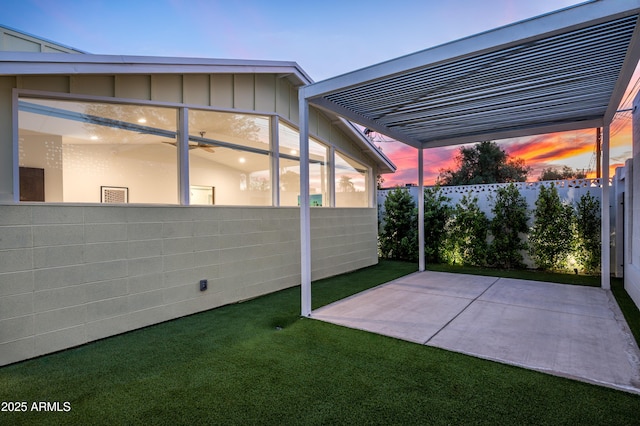 7646 E Catalina Dr, Scottsdale, AZ 85251 - view of patio / terrace featuring a fenced backyard