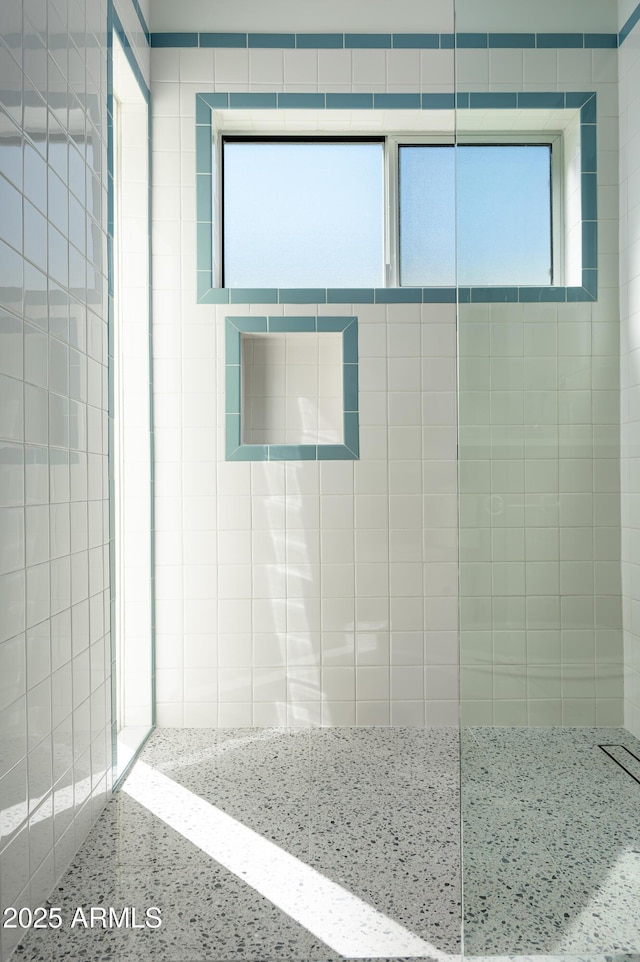 7646 E Catalina Dr, Scottsdale, AZ 85251 - full bath featuring walk in shower and a wealth of natural light
