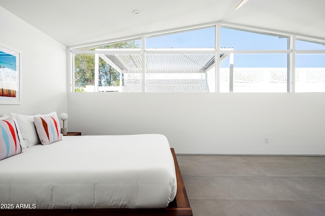 7646 E Catalina Dr, Scottsdale, AZ 85251 - bedroom with lofted ceiling