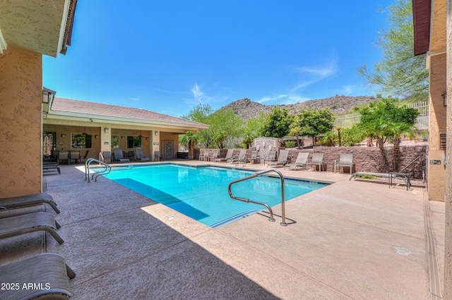9820 N Central Ave Unit 212, Phoenix, AZ 85020 - community pool with a mountain view and a patio area