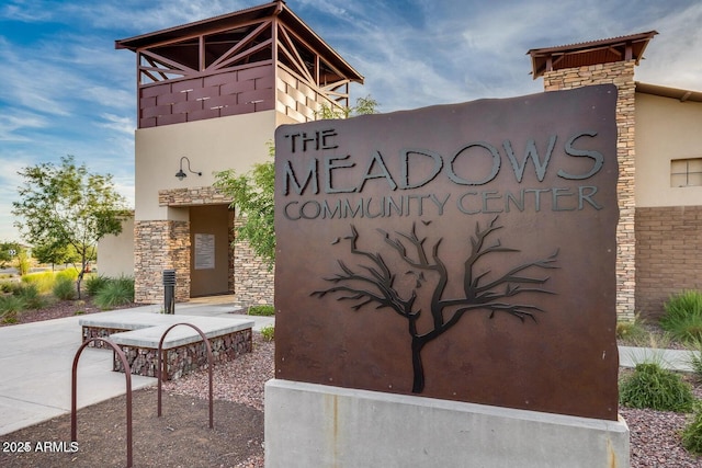 view of community / neighborhood sign
