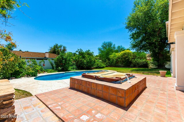 119 E Palomino Dr, Tempe, AZ 85284 - swimming pool with an outdoor hot tub, a patio, and a fenced backyard