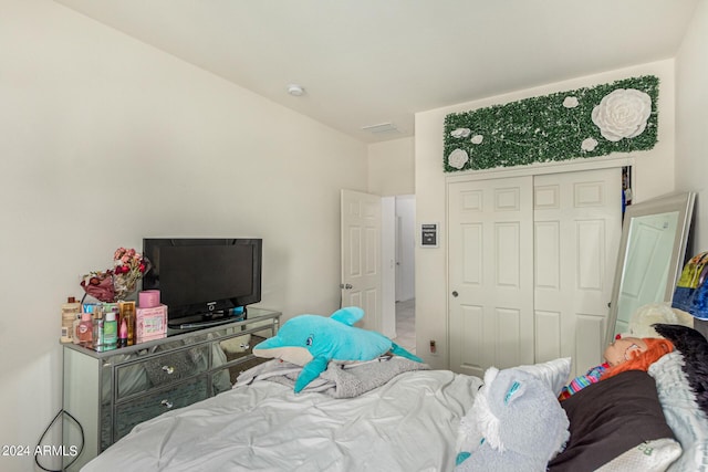 bedroom featuring a closet