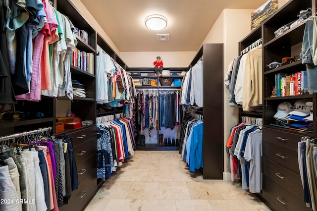 view of spacious closet