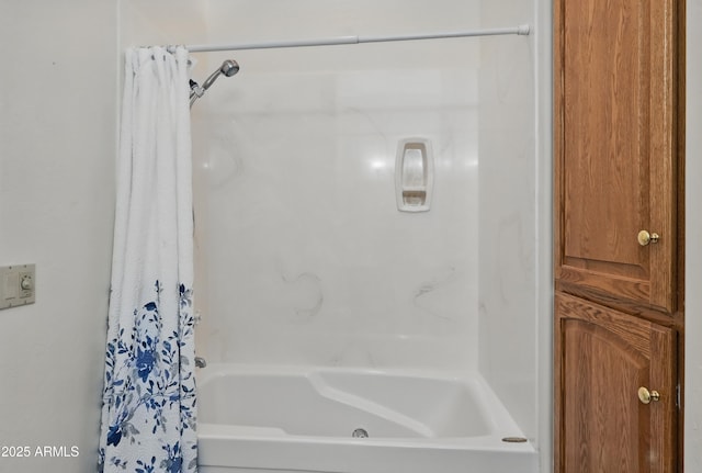 889 E Dealers Choice Ln, Payson, AZ 85541 - bathroom with shower / bathtub combination with curtain