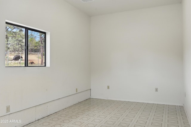 889 E Dealers Choice Ln, Payson, AZ 85541 - empty room featuring light floors