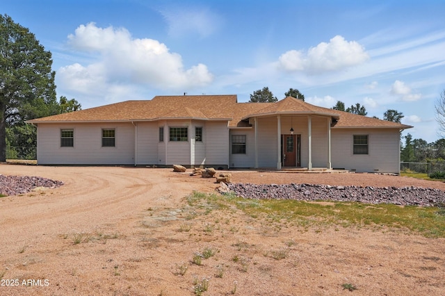 889 E Dealers Choice Ln, Payson, AZ 85541 - ranch-style house featuring driveway