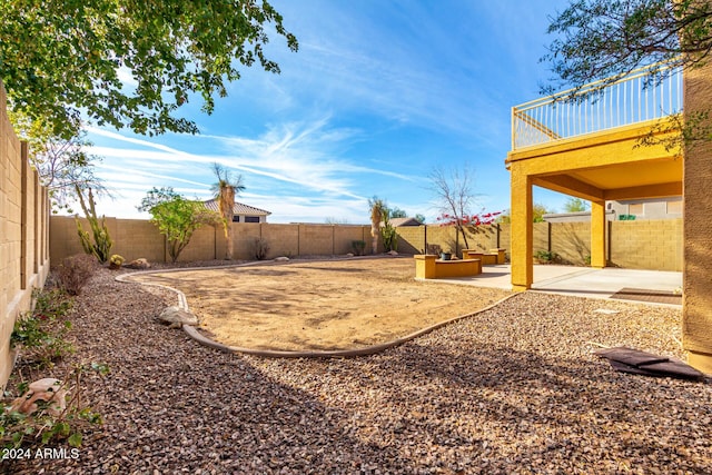 view of yard with a patio area