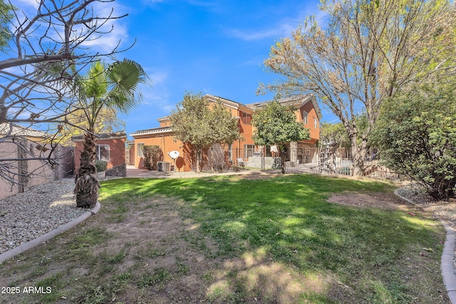 view of yard featuring a fenced backyard