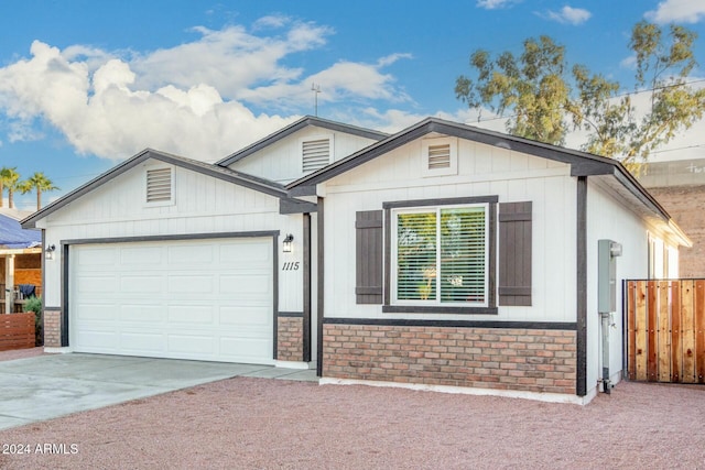 view of front facade featuring a garage