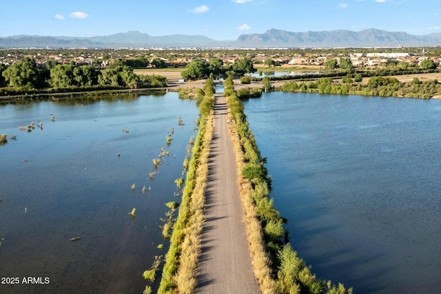 water view featuring a mountain view