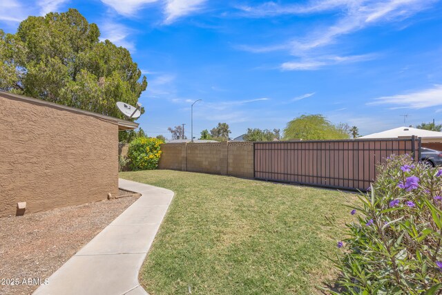 101 W 8th Pl, Mesa, AZ 85201 - view of yard featuring fence