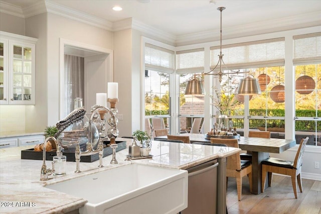 sunroom / solarium with sink