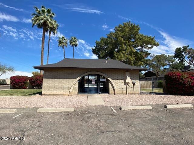 27 W Concorda Dr Unit 104, Tempe, AZ 85282 - view of building exterior with uncovered parking