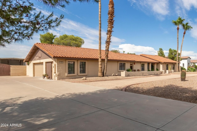 view of front facade featuring a garage