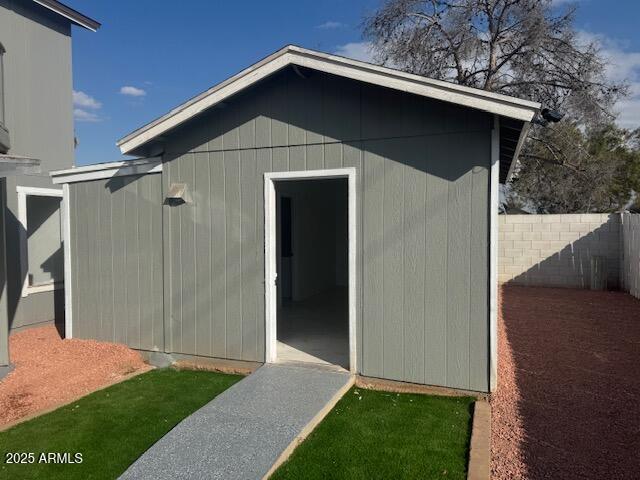 view of outbuilding