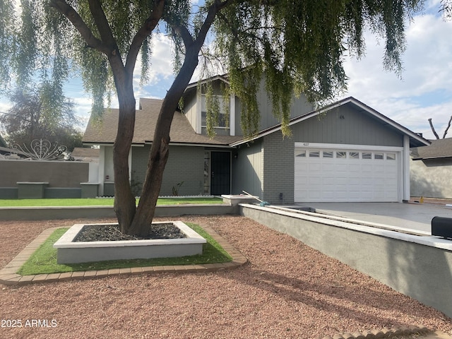 view of front facade with a garage