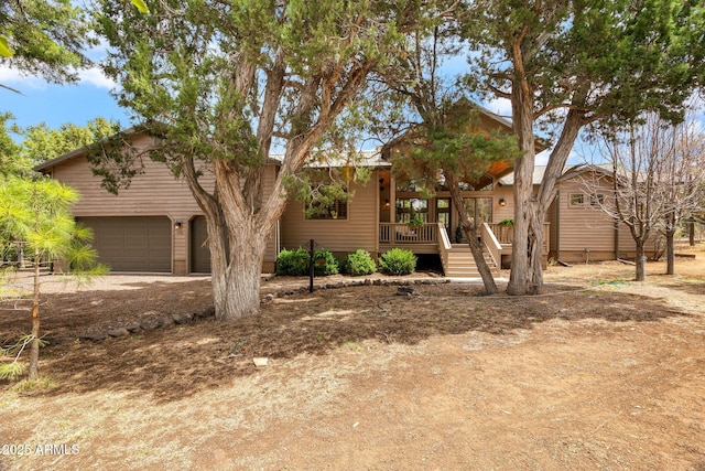 view of front of house with driveway