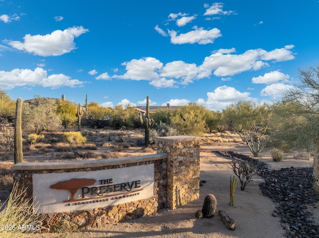 view of community / neighborhood sign