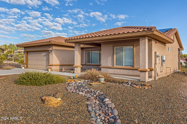 view of front of house featuring a garage