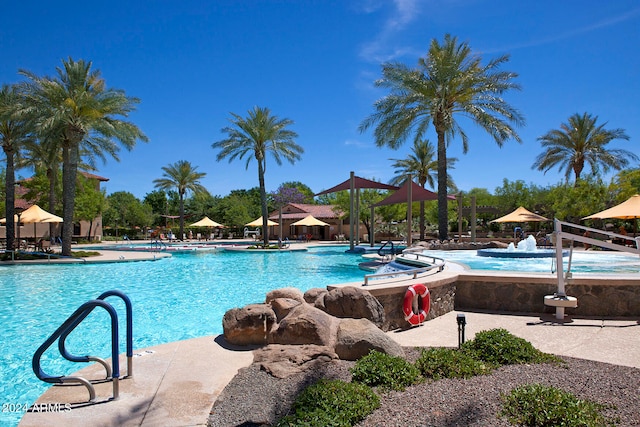 view of swimming pool