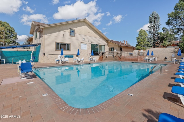 2665 N Valley View Rd Unit 10130, Flagstaff, AZ 86004 - community pool with a patio