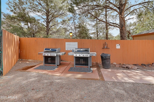 2665 N Valley View Rd Unit 10130, Flagstaff, AZ 86004 - fenced backyard with grilling area