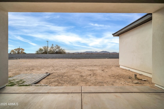 view of yard with a mountain view