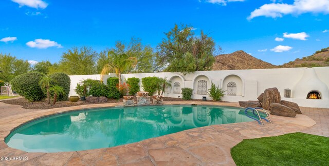 4824 E Hummingbird Ln, Paradise Valley, AZ 85253 - view of swimming pool with a patio