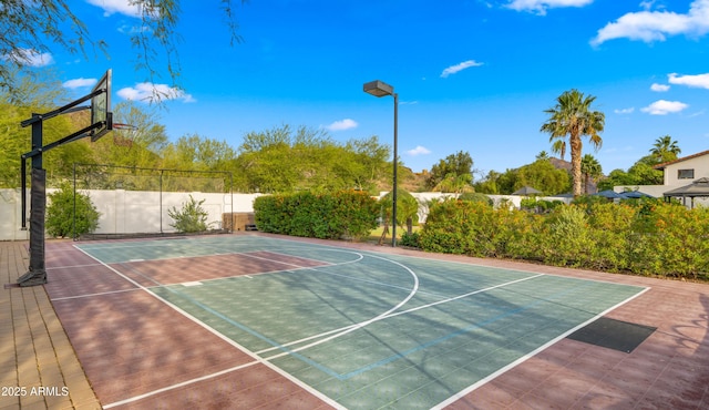 4824 E Hummingbird Ln, Paradise Valley, AZ 85253 - view of sport court with community basketball court
