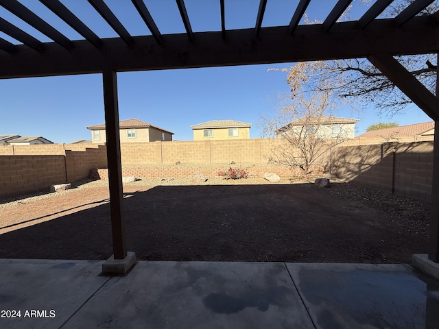 view of yard featuring a patio