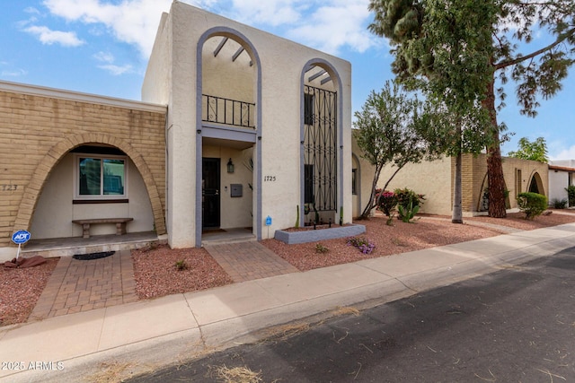 view of front of property with stucco siding