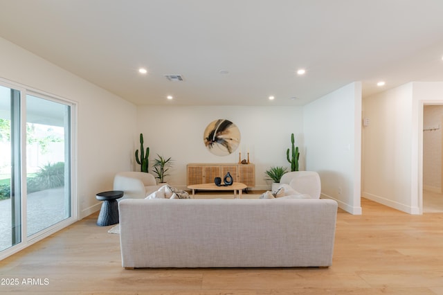 7127 N 79th St, Scottsdale, AZ 85258 - living room with baseboards, light wood-type flooring, and recessed lighting