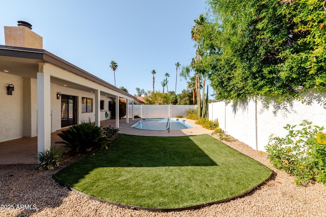 7127 N 79th St, Scottsdale, AZ 85258 - view of yard with a patio