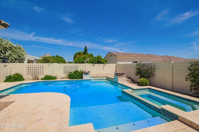 2457 E Melrose St, Mesa, AZ 85213 - view of pool with a fenced backyard and a pool with connected hot tub