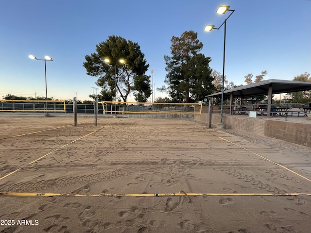 surrounding community with volleyball court