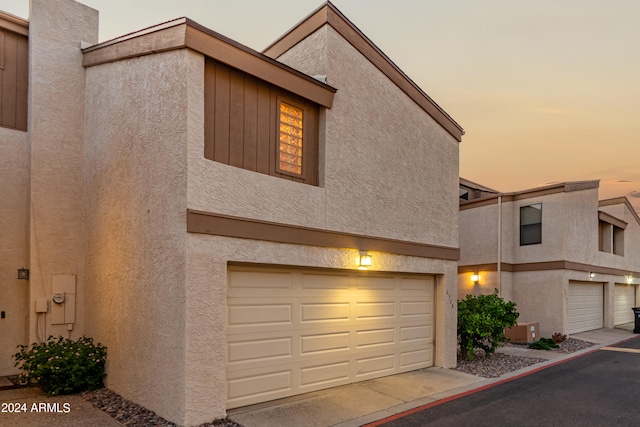 view of front facade with a garage