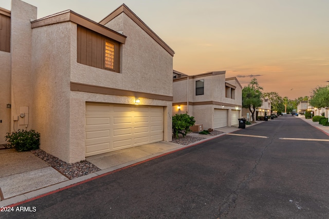 view of front facade featuring a garage