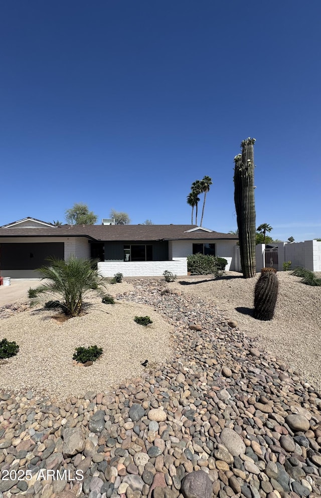 13601 N 50th Pl, Scottsdale, AZ 85254 - view of front of house with an attached garage