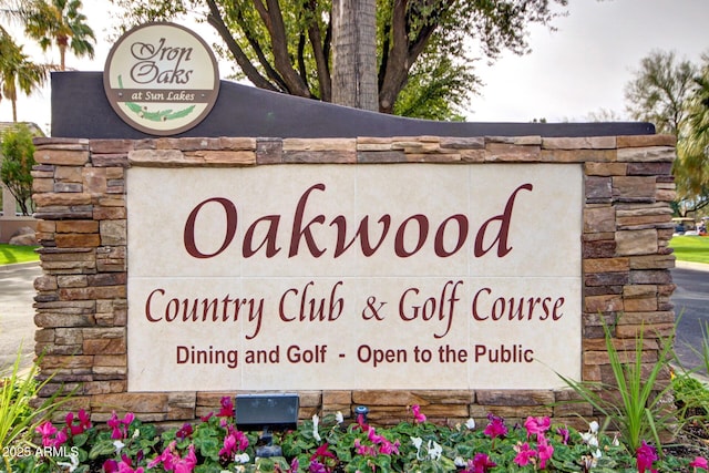 view of community / neighborhood sign