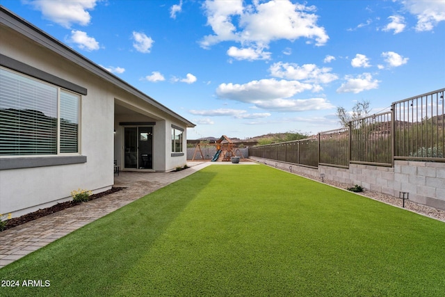 view of yard with a patio