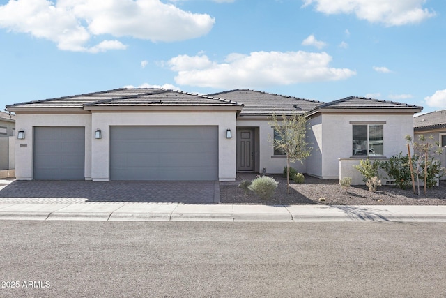 view of front facade featuring a garage