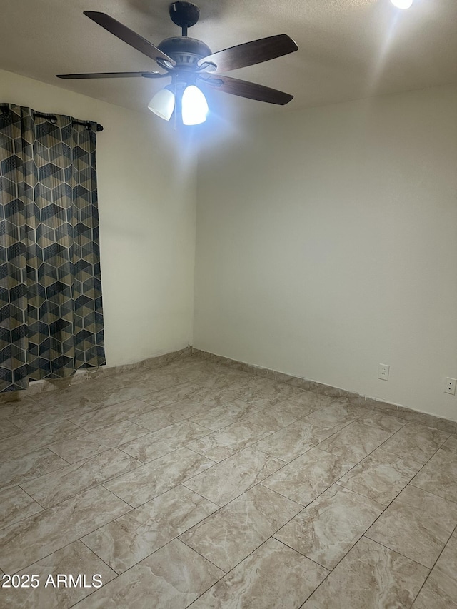 8110 N 31st Dr, Phoenix, AZ 85051 - unfurnished room with ceiling fan