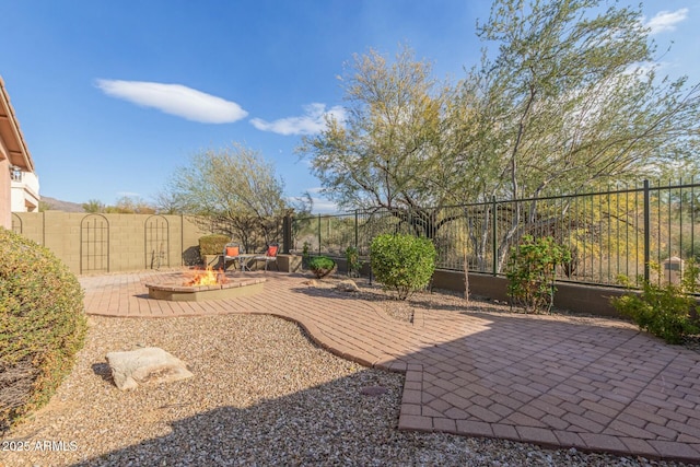 view of yard with a patio area