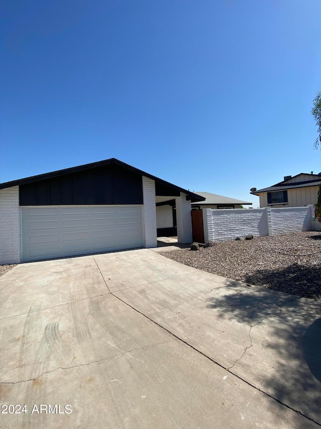 view of front of property