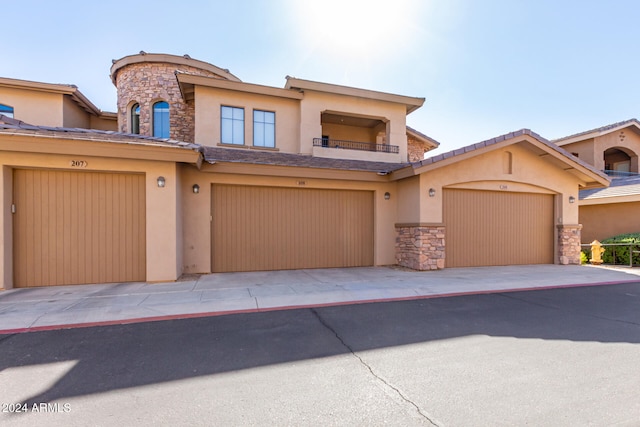 view of front of home featuring a garage